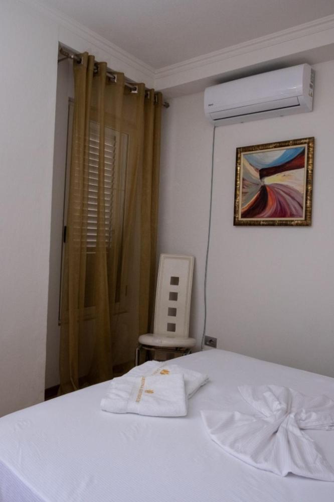 Albjona Guesthouse Tirana Extérieur photo